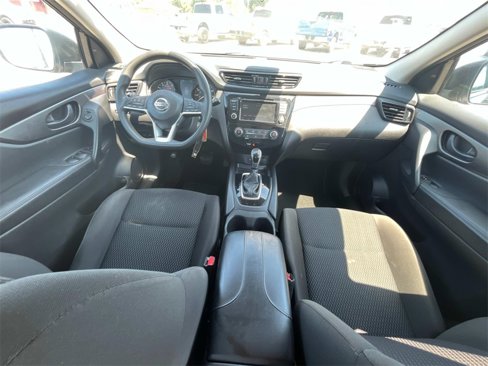Used 2021 Nissan Rogue Sport S image 18