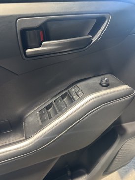 Used 2022 Toyota Highlander LE image 33