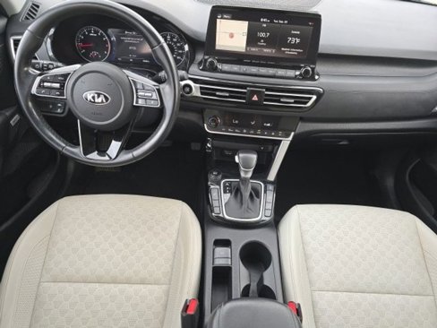 Used 2021 Kia Seltos SX w/ SX Sunroof Package image 5