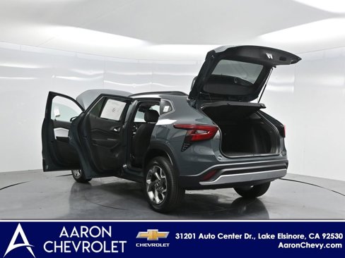 New 2025 Chevrolet Trax LT w/ Driver Confidence Package image 32