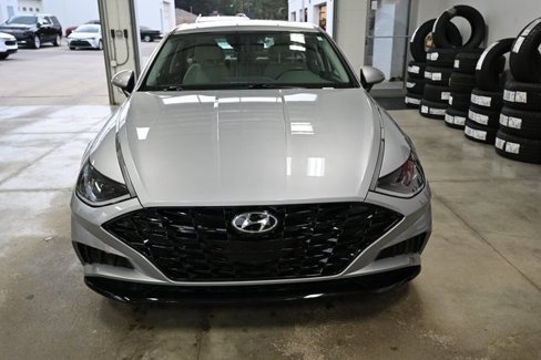 Used 2023 Hyundai Sonata SEL w/ Preferred Accessory Package image 2