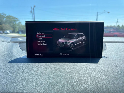Used 2017 Audi Q7 3.0T Prestige image 53