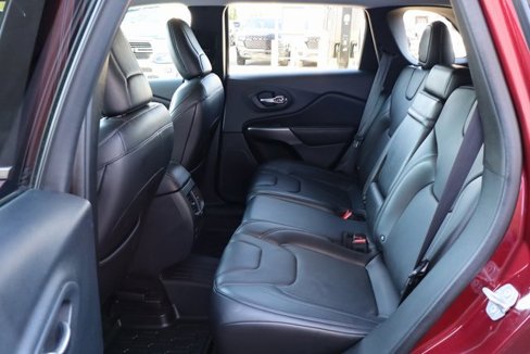 Used 2019 Jeep Cherokee Limited image 42