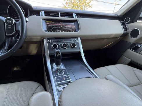 Used 2017 Land Rover Range Rover Sport SE image 14