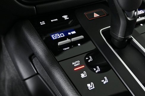 Used 2024 Porsche Macan Turbo image 18