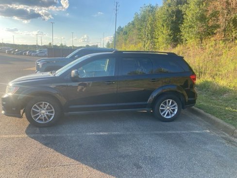 Used 2013 Dodge Journey SXT w/ Flexible Seating Group image 3