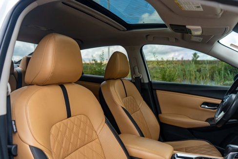 Used 2023 Nissan Sentra SV w/ SV Premium Package image 12