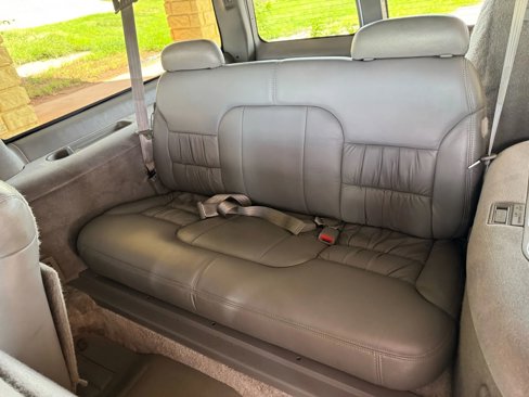 Used 1999 Chevrolet Suburban 2WD w/ Preferred Equipment Group 3 image 20