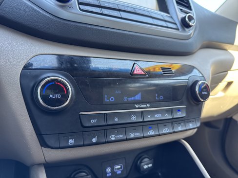 Used 2016 Hyundai Tucson Limited w/ Option Group 03 image 21