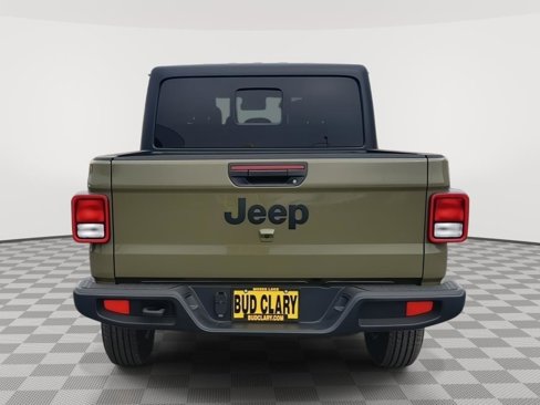 New 2025 Jeep Gladiator Sport image 4