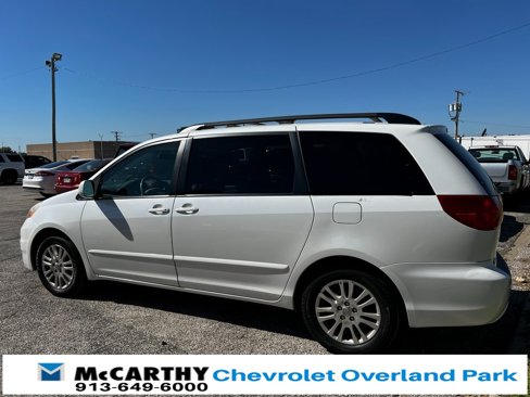 Used 2010 Toyota Sienna XLE image 8