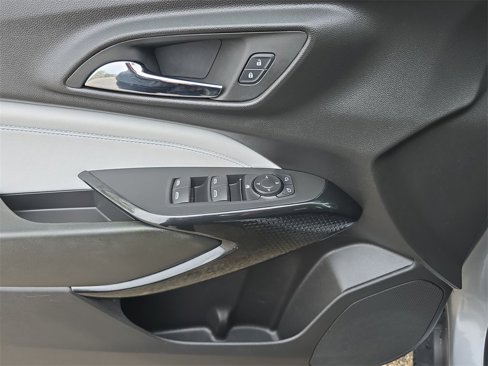 Certified 2024 Chevrolet Trax LT w/ Driver Confidence Package image 24
