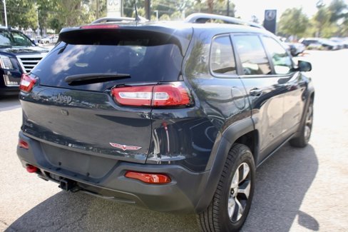 Used 2016 Jeep Cherokee Trailhawk w/ Comfort/Convenience Group image 6