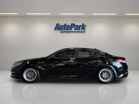 Used 2018 Kia Optima LX w/ 17" Alloy Wheels Package image 4