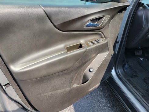 Used 2023 Chevrolet Equinox LT image 21