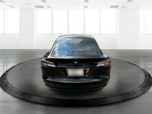 Used 2019 Tesla Model 3 Standard Range Plus image 4