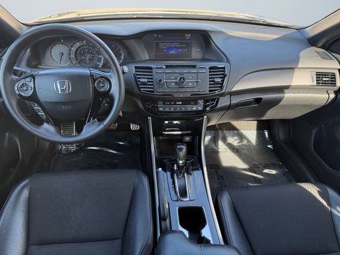 Used 2017 Honda Accord Sport image 11