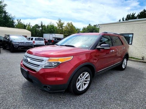 Used 2014 Ford Explorer XLT image 3