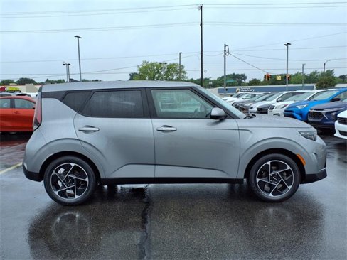 Certified 2023 Kia Soul EX image 8