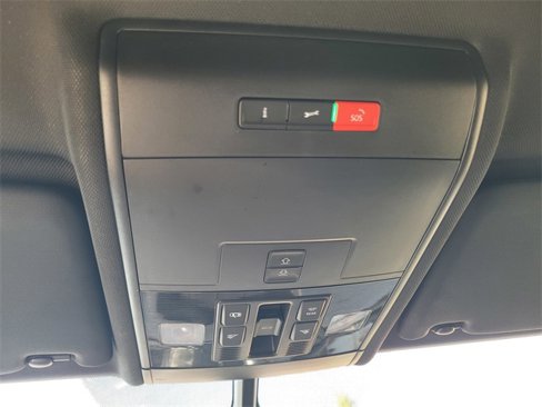 Used 2020 Volkswagen Atlas Cross Sport SE w/ Panoramic Sunroof Package image 23