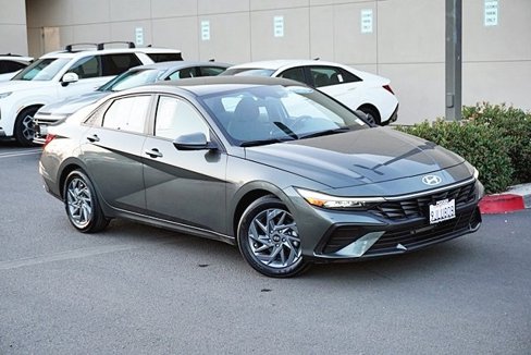 Certified 2024 Hyundai Elantra SEL image 3