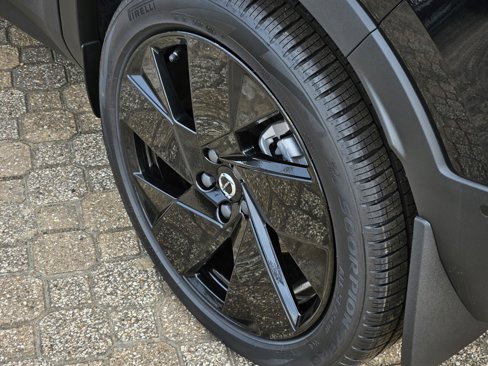 New 2026 Volvo XC40 B5 Ultra w/ Protection Package Premier image 7