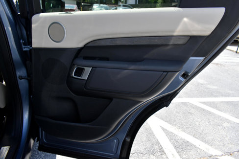 Used 2019 Land Rover Discovery HSE image 34