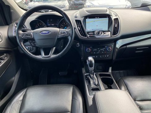 Used 2019 Ford Escape Titanium image 5