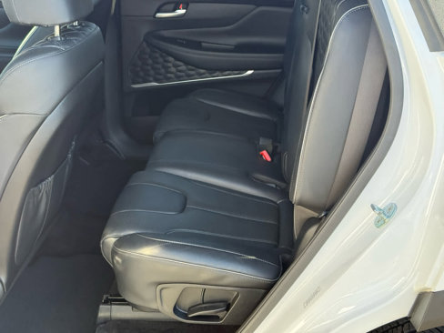 Used 2022 Hyundai Santa Fe SEL Premium image 16