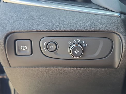 Used 2020 Buick Enclave Essence image 18