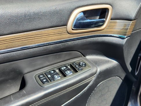Used 2014 Jeep Grand Cherokee Overland w/ Advanced Technology Group image 14