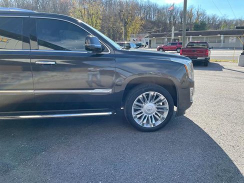 Used 2017 Cadillac Escalade Premium Luxury image 10
