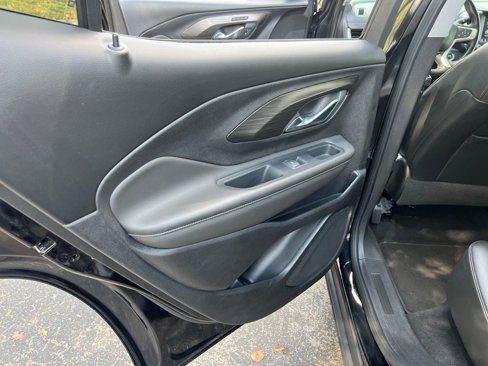 Used 2023 GMC Terrain SLT image 30