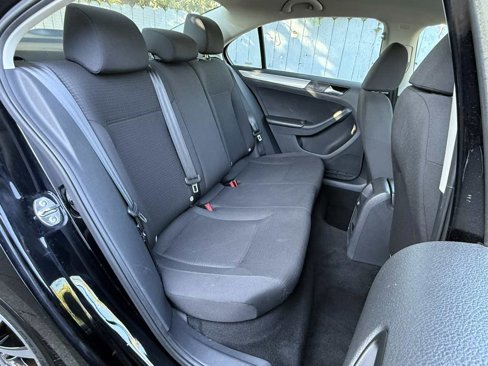 Used 2016 Volkswagen Jetta SE image 10
