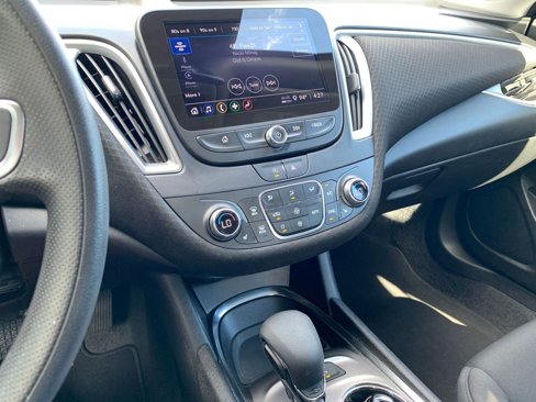 Used 2024 Chevrolet Malibu LT image 18