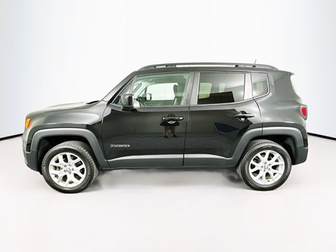 Used 2018 Jeep Renegade Latitude image 4