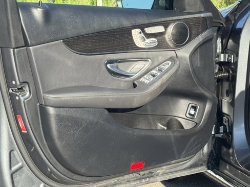 Used 2019 Mercedes-Benz C 300 Sedan image 16
