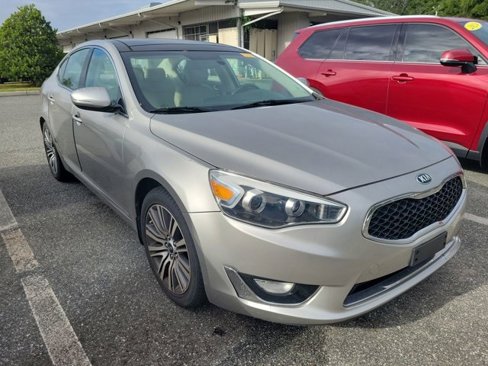 Used 2014 Kia Cadenza Premium w/ Luxury Package image 2
