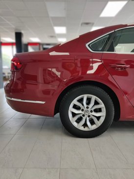 Used 2017 Volkswagen Passat 1.8T S image 9