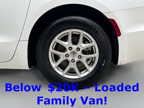 Used 2022 Chrysler Pacifica Touring-L image 30