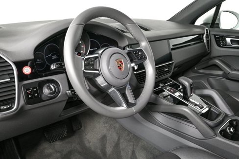 Certified 2019 Porsche Cayenne image 4
