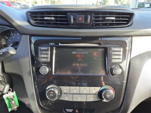 Used 2021 Nissan Rogue Sport S image 21