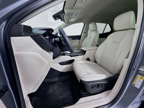Used 2021 Buick Envision Essence w/ Technology Package I image 19