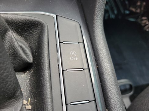 Used 2021 Volkswagen Tiguan S image 27
