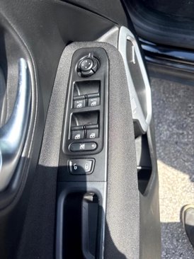 Used 2021 Jeep Renegade Latitude w/ Sun & Sound Group image 18