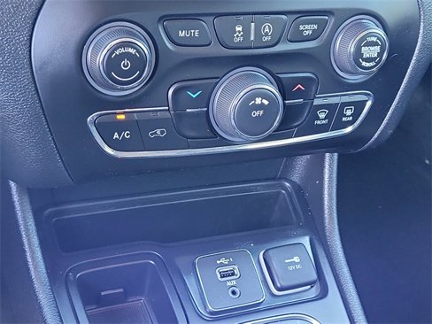 Used 2020 Jeep Cherokee Latitude image 13