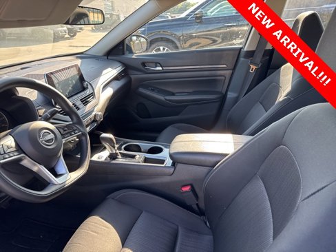 Used 2024 Nissan Altima 2.5 SV image 7
