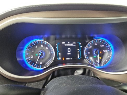 Certified 2017 Chrysler Pacifica Touring-L image 15