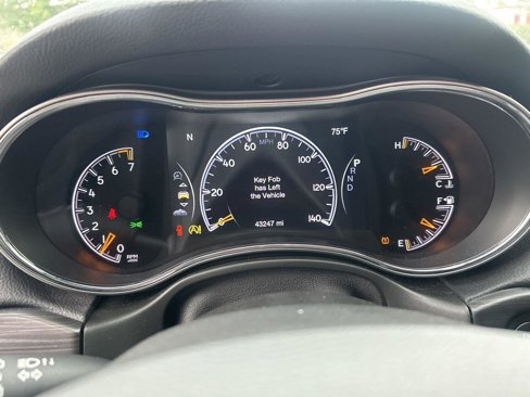 Used 2022 Jeep Grand Cherokee Limited image 10