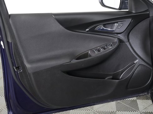 Used 2017 Chevrolet Malibu LT image 20